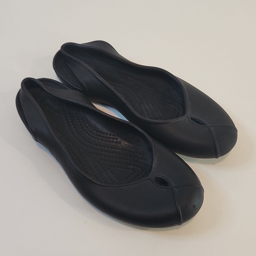CROCS Olivia II Slingback Flat Sandal Womens Shoes SZ 7 Solid Black Style 202826